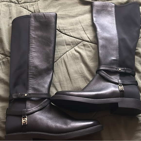 Michael Kors Womens size 9 boots Never worn - Picture 1 of 3